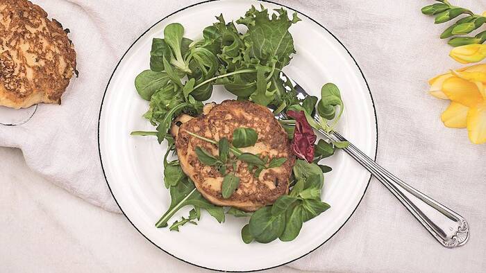 CHEESE PANCAKE WITH GREEN SALAD-2