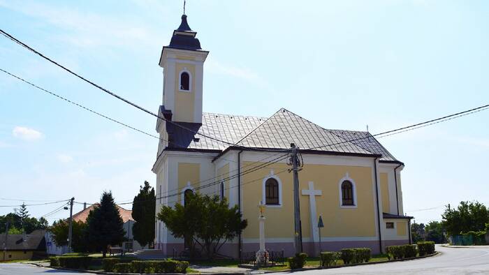 Visit with us interesting places in the villages of Hoste, Abraham, Pusté Úľany, Veľké Úľany and Veľký Grob-13