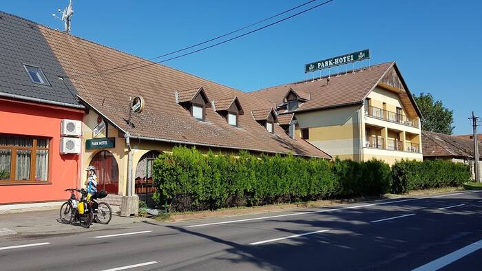 Stellplatz Park Hotel in Hokovce near Dudince-3