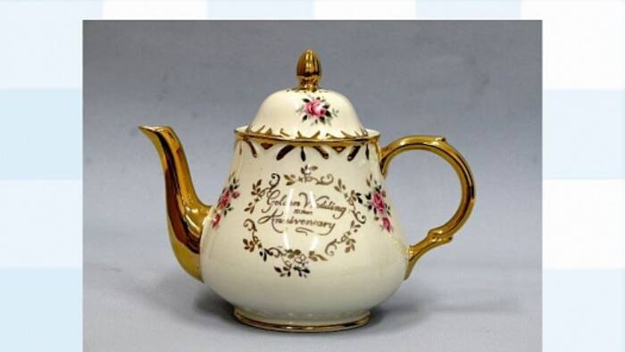 Výstava čajníkov zo zbierky Wilfrieda de Mayera - Trebišov-1