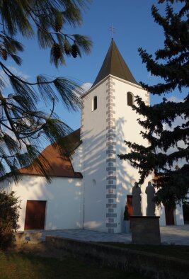 Farský kostol všetkých svätých - Majcichove-3