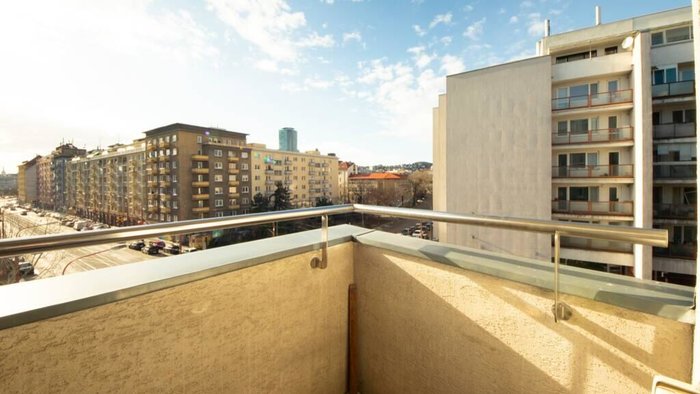 City View Apartment · 6 pax · 2 Balconies-7