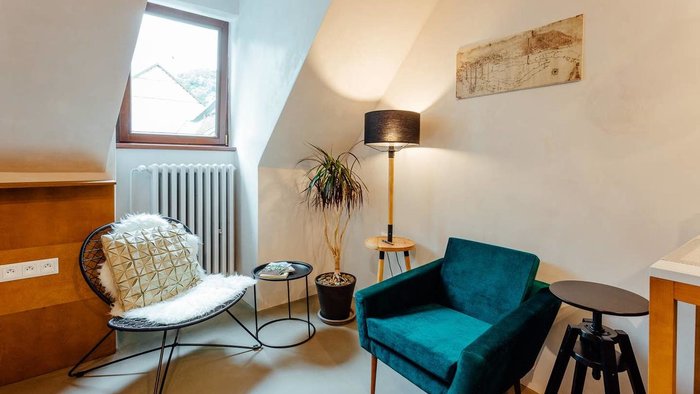Cozy Blue House Apartment in heart of Old Town-10