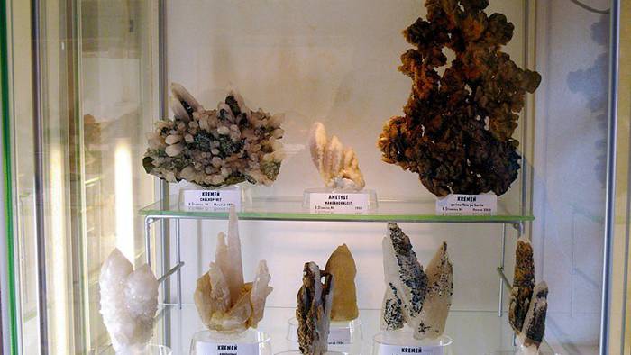 mineralium.sk - Tribečská muzeum minerálů v Jelenci-1