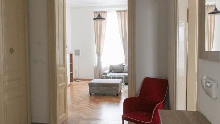 RICARDO&#39;S OLD TOWN LUXURY APARTMENT NEAR PRESIDENTIAL PALACE FOR 4 PERSONS-1