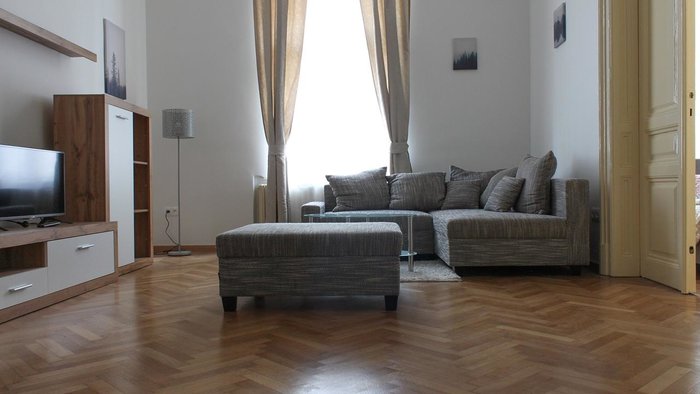 RICARDO'S OLD TOWN LUXURY APARTMENT NEAR PRESIDENTIAL PALACE FOR 4 PERSONS-2