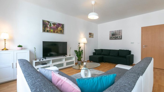 Spacious Apartment in the Old Town of Bratislava-10