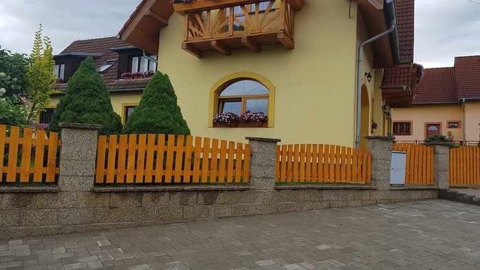 Žltý dom Vrbov-4