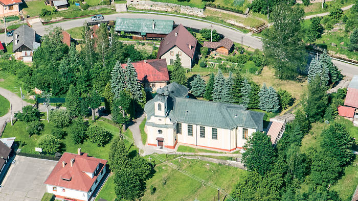 Das Dorf Beňuš-1