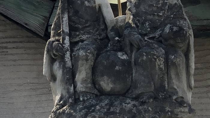 Statue der Heiligen Dreifaltigkeit am Scheideweg-3