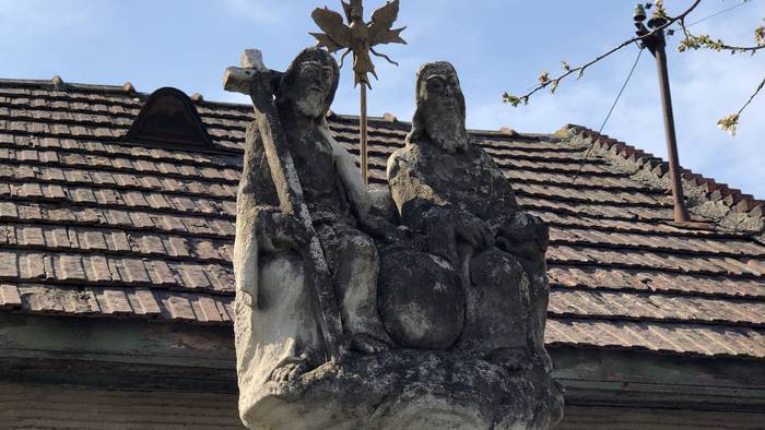 Statue der Heiligen Dreifaltigkeit am Scheideweg-1