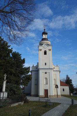 Farský kostol sv. Ladislava - Pusté Úľany-4