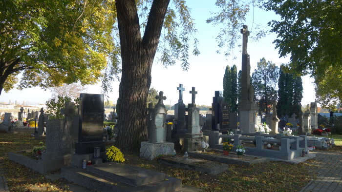 Cintorín - Pusté Úľany-4