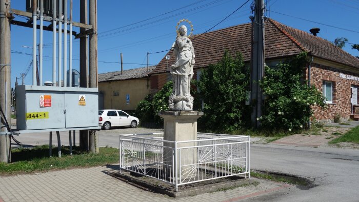 Socha Panny Márie Immaculata - Veľké Úľany-1