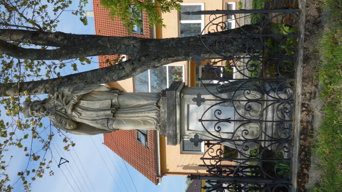 szobor Szent Ján Nepomucký - Veľké Úľany-3