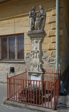Statue des hl. Familien - Veľké Úľany-3