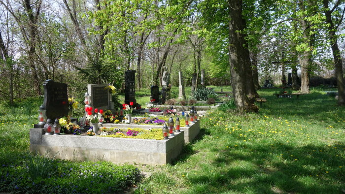 Cemetery - Veľké Úľany, Hajmáš-1