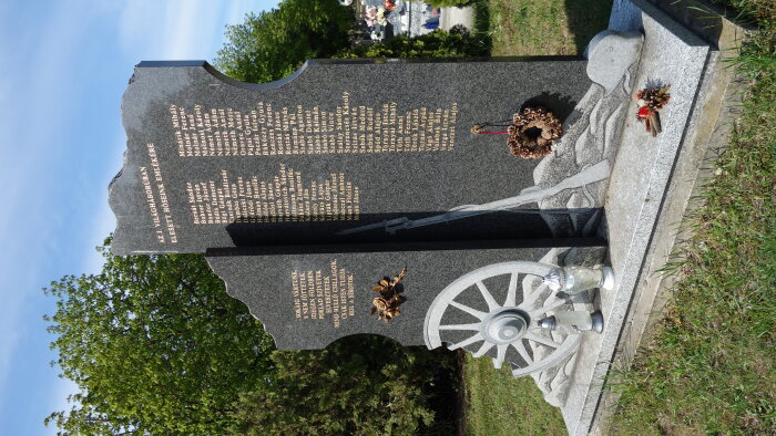 Memorial to the victims of World War I.-3