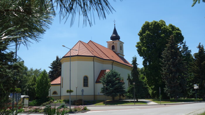Římskokatolický kostel svatého Michala Archanděla-2
