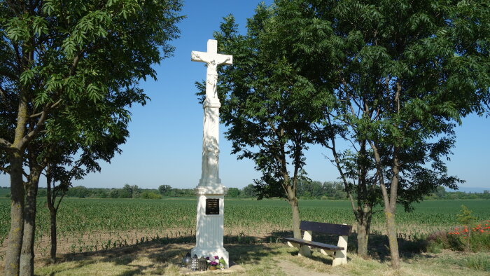 Kříž na Chríbu - Opoj-1