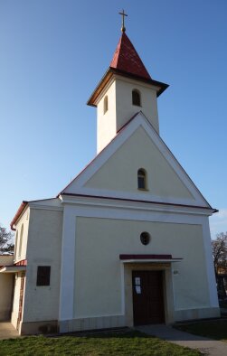 Farský kostol Najsvätejšej Trojice - Opoj-4