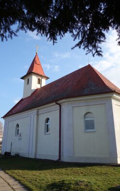 Farský kostol Najsvätejšej Trojice - Opoj-5
