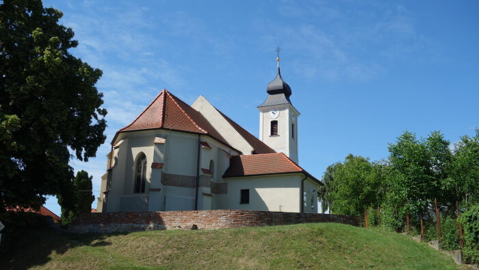 Kostel Nanebevzetí Panny Marie - Dolní Dubové-1