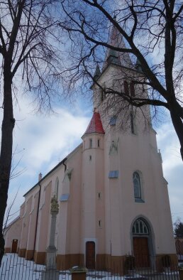 Farský kostol narodenia Panny Márie - Zavar-2
