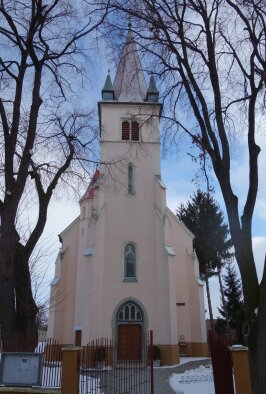 Farský kostol narodenia Panny Márie - Zavar-4