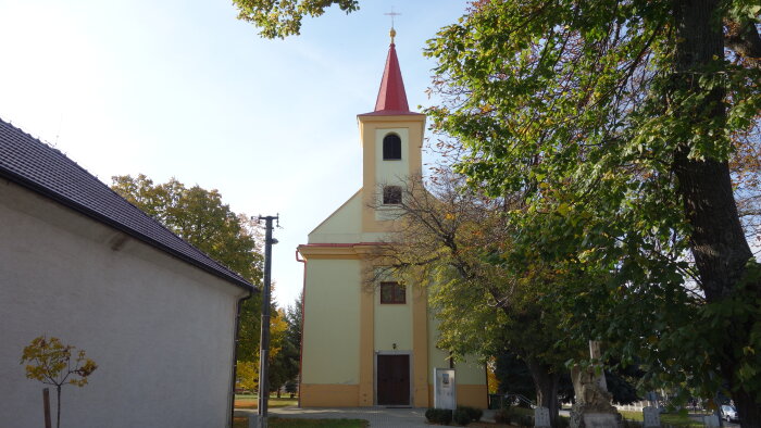 Farský kostol sv. Michala Archanjela - Boleráz-2