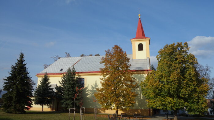 Farský kostol sv. Michala Archanjela - Boleráz-1