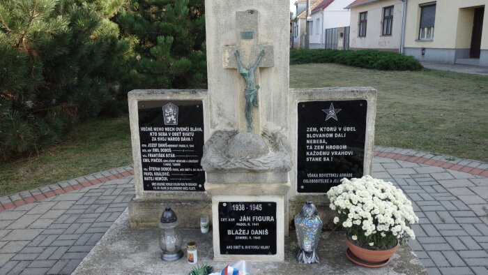 Pomník obetiam 2. svetovej vojny - Boleráz-2