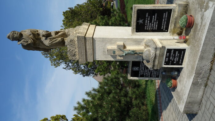 Pomník obetiam 2. svetovej vojny - Boleráz-3