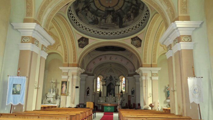 Římskokatolický kostel Sv. Jana Křtitele-3