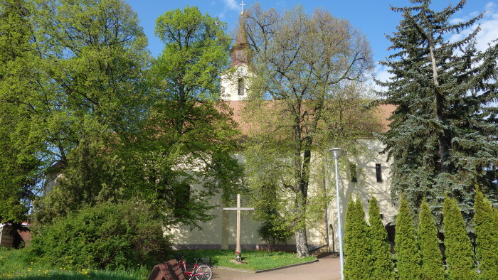 Farský kostol povýšenia Svätého kríža - Budmerice-4