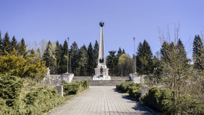 Monument to the Soviet army-1
