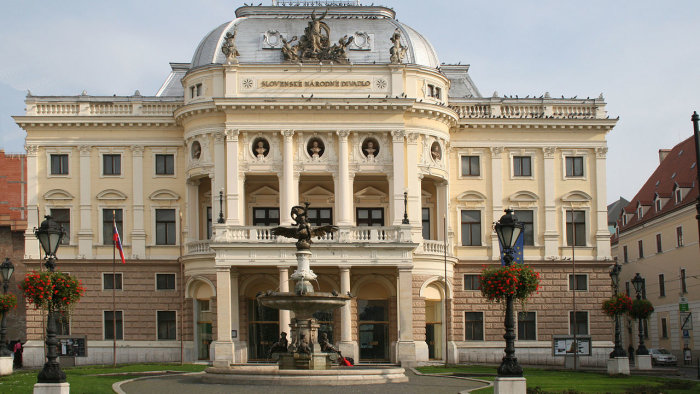 Slowakisches Nationaltheater - Historisches Gebäude-1