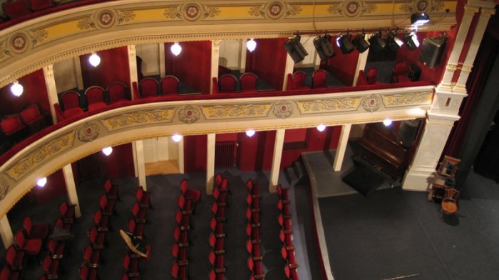 Jonáš Záborský Theater - Historisches Gebäude des Theaters-3