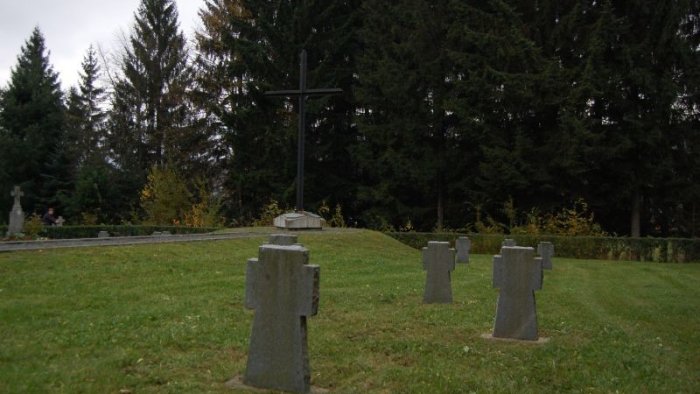 Svidník II War Cemetery.-1