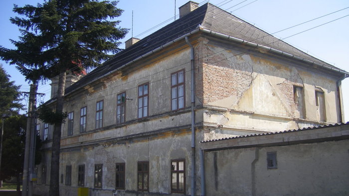 Das Dorf Trávnik-1
