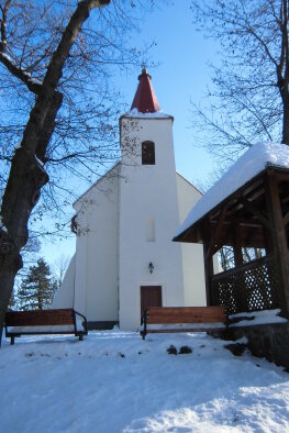 Kirche der Jungfrau Maria der sieben Schmerzen - Trstín, ein Teil von Hájičky-11