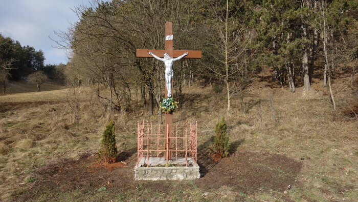 Kříž u kamenolomu - Buková-1