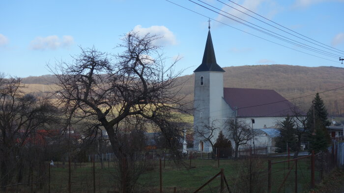 Farský kostol navštívenia Panny Márie - Buková-1