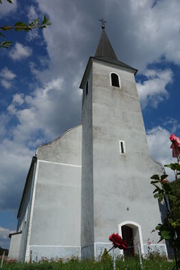 Farský kostol navštívenia Panny Márie - Buková-2