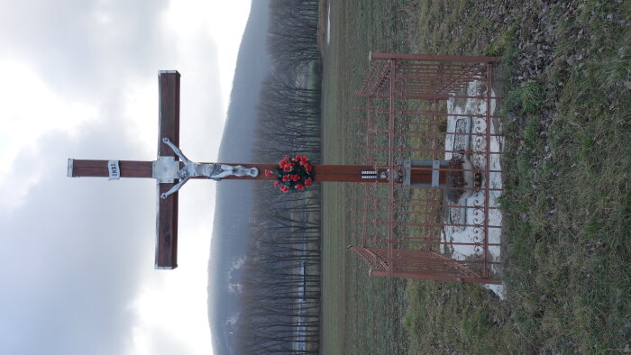 Drevený kríž za obcou - Buková-3