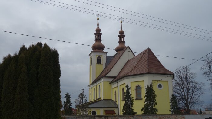 Poutní Kostel Nejsvětější Trojice - Trnava, část Modranka-1