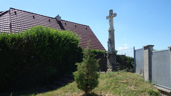 Kamenný kríž z roku 1813 - Trnava, časť Modranka-1