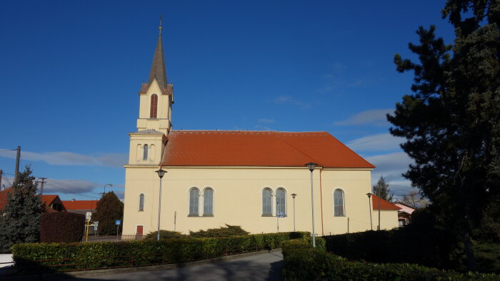 Römisch-katholische Kirche St. Floriána - Košúty-1