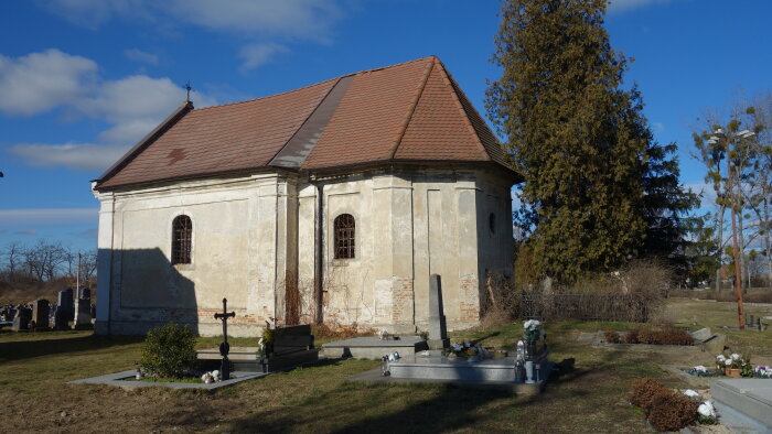Kaple sv. Jana evangelisty - Košúty-2