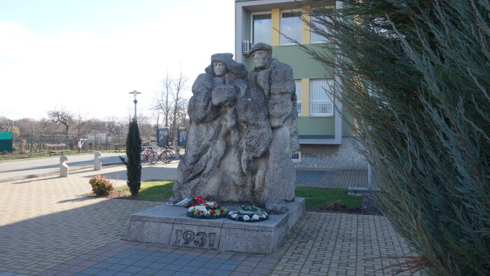 Denkmal für die revolutionären Ereignisse von 1931 - Košúty-1